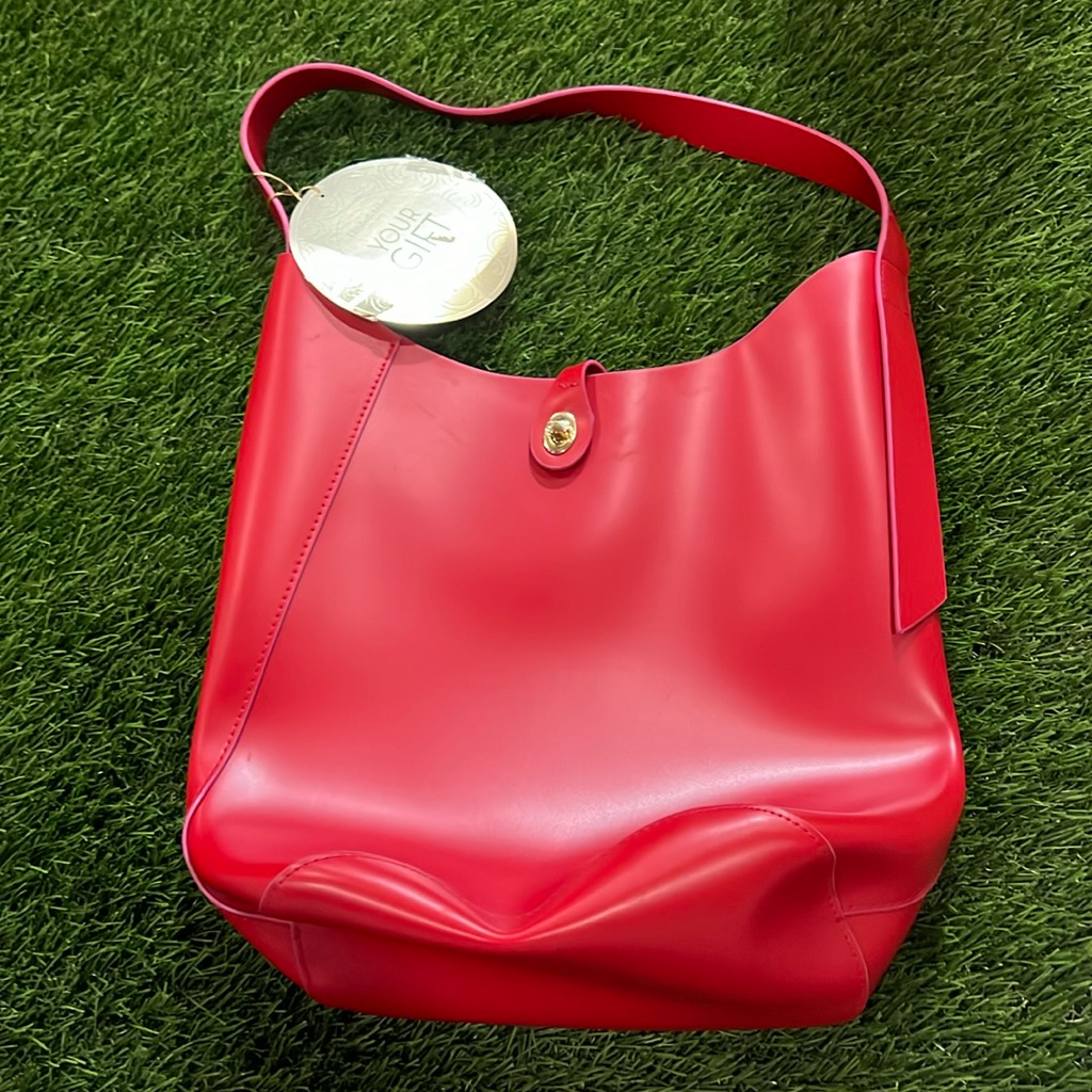 Elizabeth Arden Tote